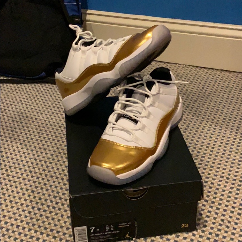 Jordan 11 Low Closing Ceremony *Size 7*